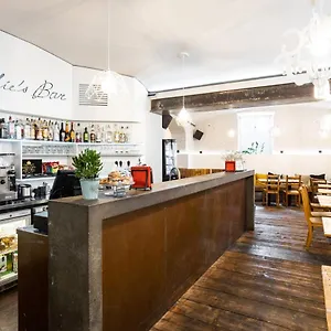 Albergue Sophie's, Praga
